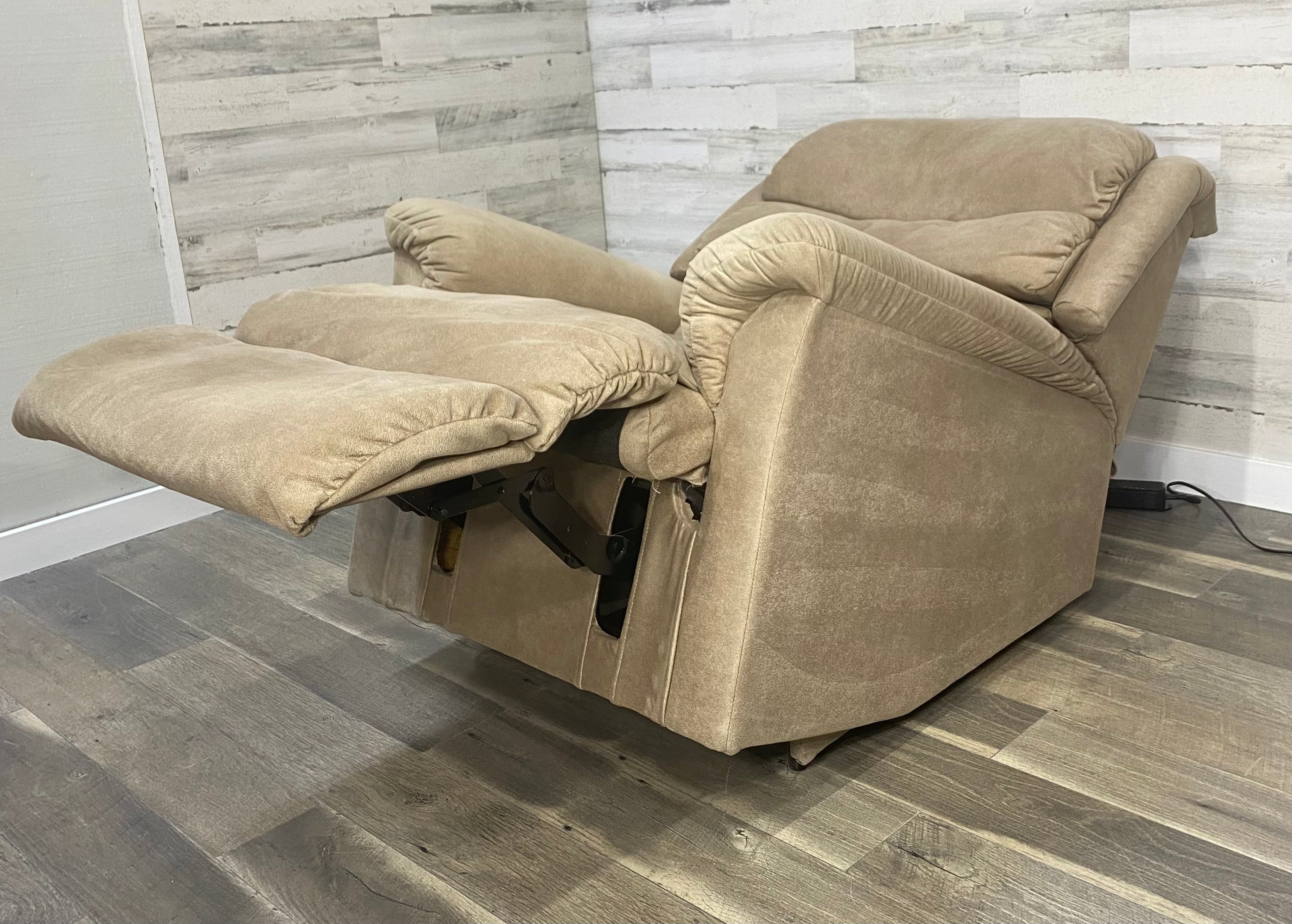 La-Z-Boy Reclining Lift Chair
